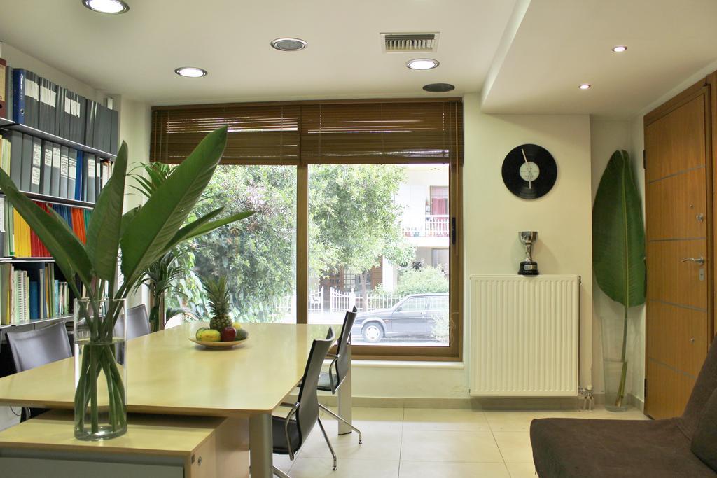 Apartamento Luxurious Loft With Garden Atenas Exterior foto